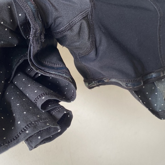 Lululemon Run: Pace Setter Black Polka Dot Skirt, Size 6 - Picture 12 of 16